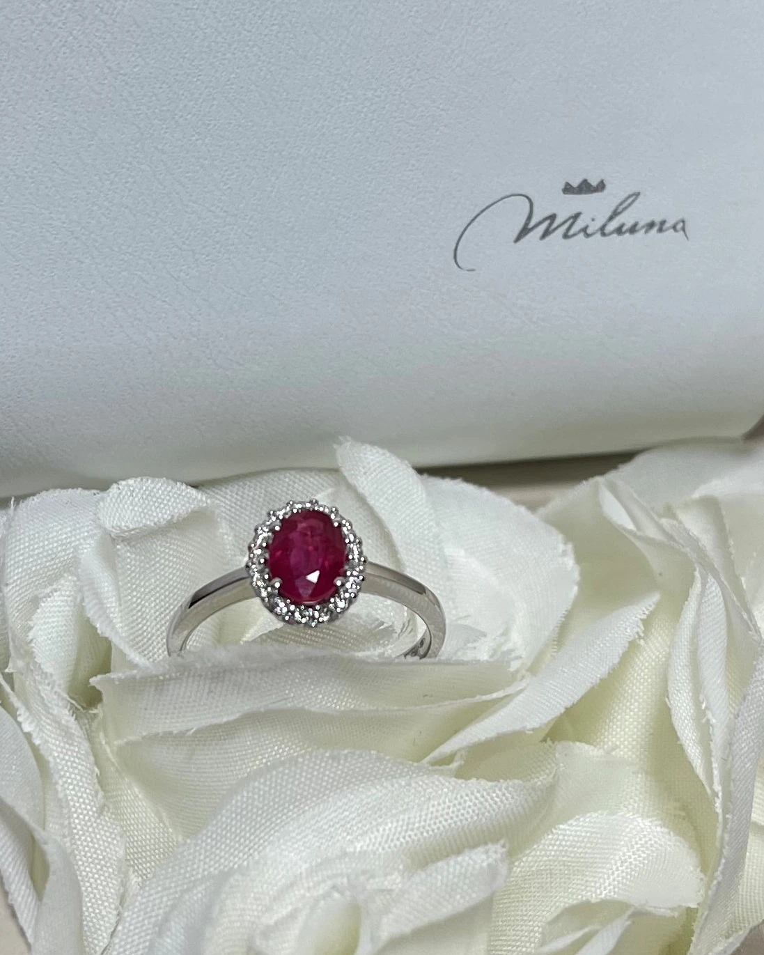 Miluna Anello oro con Rubino e brillanti cod: LID3280